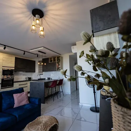 2-bed In With Sea And Country View Lejlighed *