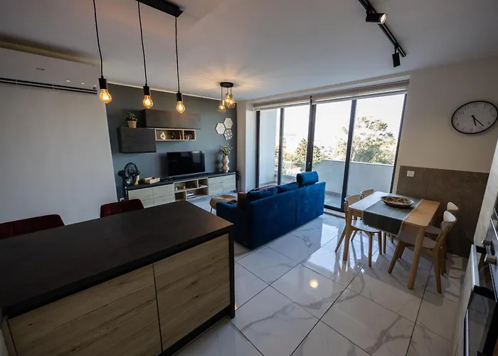 2-bed In With Sea And Country View Appartement