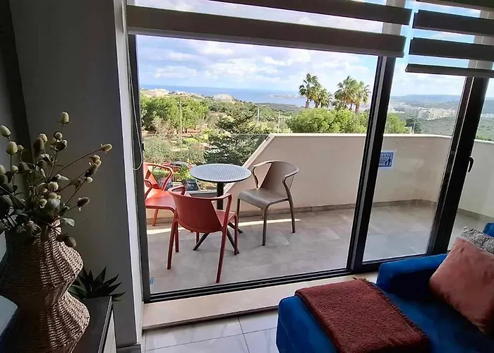 Appartement 2-bed In With Sea And Country View