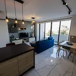 2-bed In With Sea And Country View Apartment
