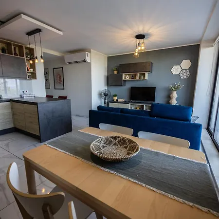 2-bed In With Sea And Country View מליאהה